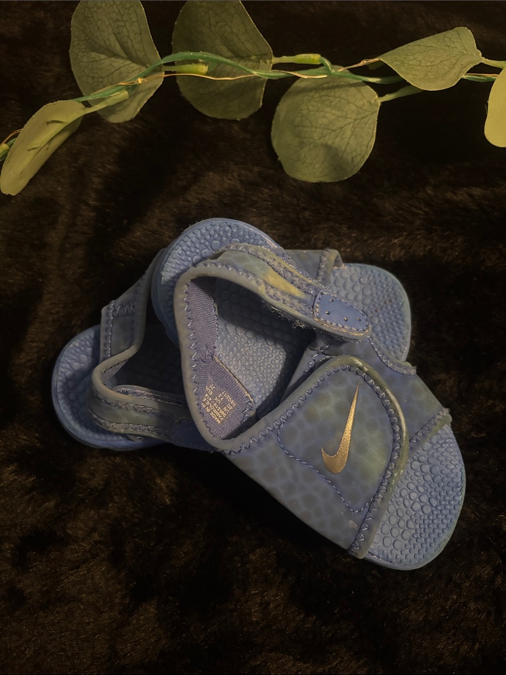 Nike Blue Toddlers' Slide Sandals with Gold Swoosh